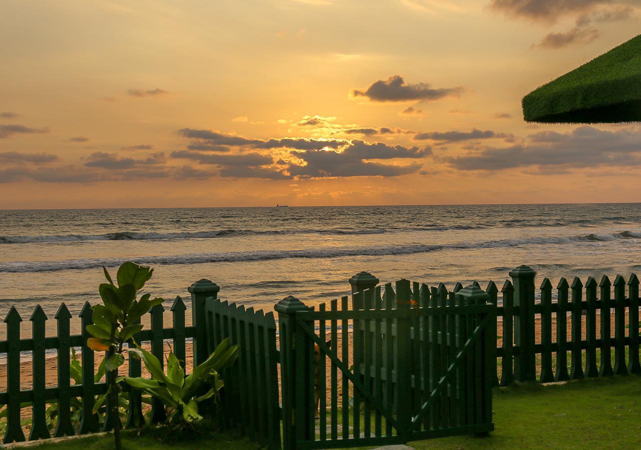 Clive Garden Beach Wadduwa Exterior photo